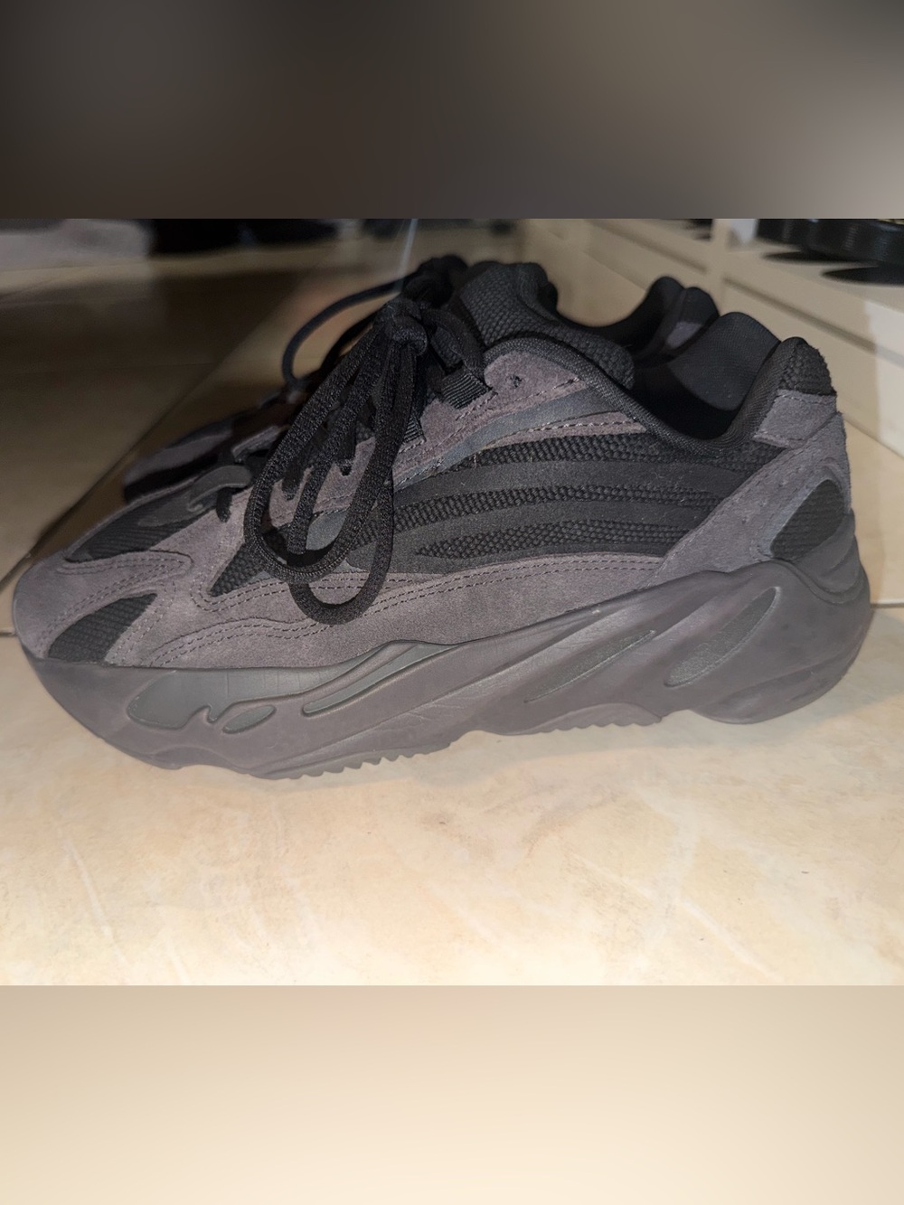 Adidas Yeezy Boost 700 V2 Vanta